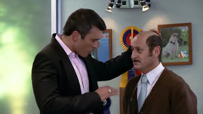 El Secretario Capítulo 115 - Uno de los inversionistas quiere conquistar a Antonia.