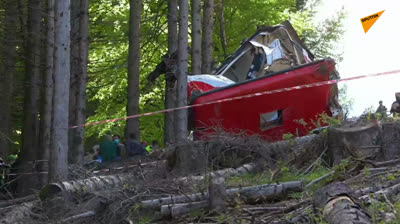14 morti dopo la caduta di una funivia nelle Alpi