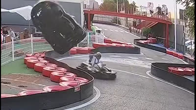 Voltereta con un coche de karting